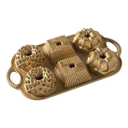 Formă pentru tort GEO BUNDLETTE BUNDT , pentru 6 prăjituri minibundt, de diferite forme, aurii, Nordic Ware