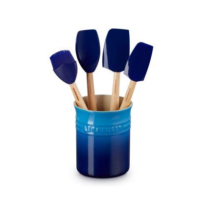 224112 kuchynske nacini sada 4 ks se stojanem azure le creuset