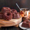 Formă pentru tort GEO BUNDLETTE BUNDT , pentru 6 prăjituri minibundt, de diferite forme, aurii, Nordic Ware