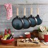 Tigaie 26 cm, mâner din lemn, din fontă, Staub