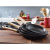 Tigaie 26 cm, mâner din lemn, din fontă, Staub