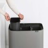 Coș de gunoi cu capac sensibil la atingere BO TOUCH BIN, 3 x 11 l, gri mineral, Brabantia