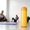 Cană de călătorie cu infuzor de ceai RECHARGE ANYTIME 460 ml, galben muştar, Viva Scandinavia