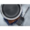 Tigaie antiaderentă PROFIRESIST 28 cm, cu dispozitiv de rotire, WMF