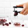 Aparat de scos sâmburi măsliine și cireșe GOOD GRIPS 14 cm, negru, plastic, OXO