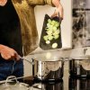 Tocător CHOP2POT 60202 38 x 21 cm, negru, plastic, Joseph Joseph
