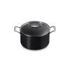225243 3 hrnec essential 24 cm 6 l cerna hlinik le creuset