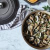 223713 1 kastrol signature 26 cm 2 2 l flint litina le creuset