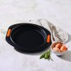 223620 2 forma na kolac 25 cm cerna ocel le creuset