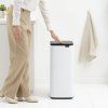 225867 4 dotykovy odpadkovy kos bo 30 l platinova ocel brabantia